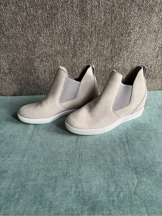 Sorel Shoes - Sorel Wedge Ankle Booties in Light Taupe